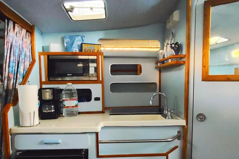 Slide: The Image of Sea Ray 300 Weekender 1989 - 22