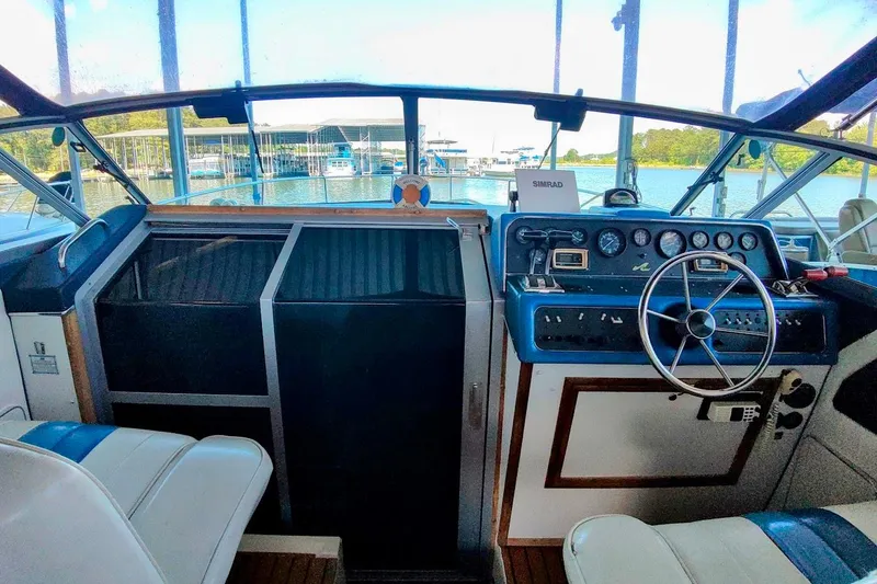 Slide: The Image of Sea Ray 300 Weekender 1989 - 6