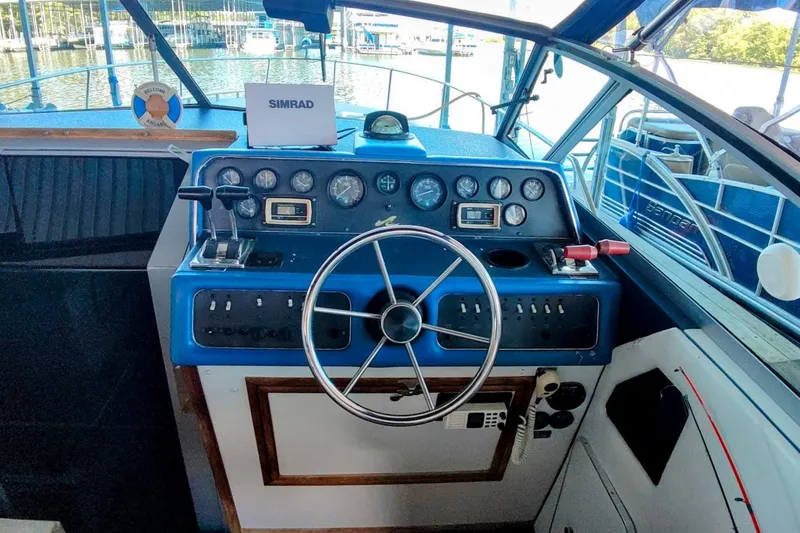 Slide: The Image of Sea Ray 300 Weekender 1989 - 7