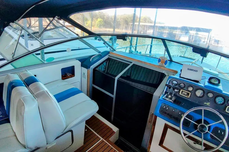 Slide: The Image of Sea Ray 300 Weekender 1989 - 8