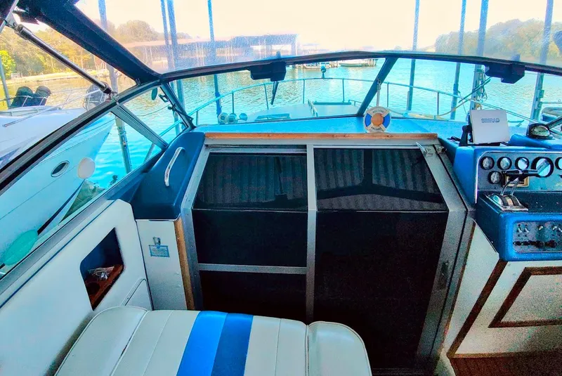 Slide: The Image of Sea Ray 300 Weekender 1989 - 9