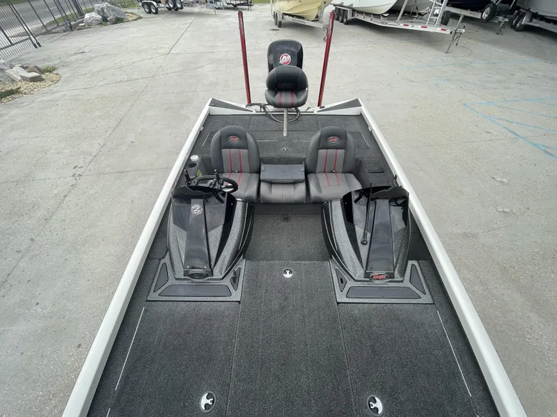 Slide: The Image of 2015 Ranger RT188 boat interior with dual seats and steering console. - 6