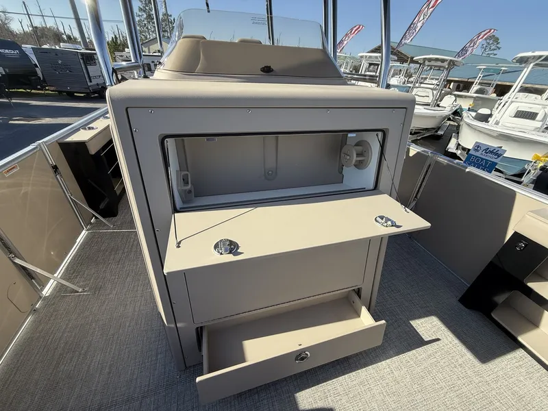 Slide: The Image of Avalon GS GEO FISH 25 T TOP 2025 - 6