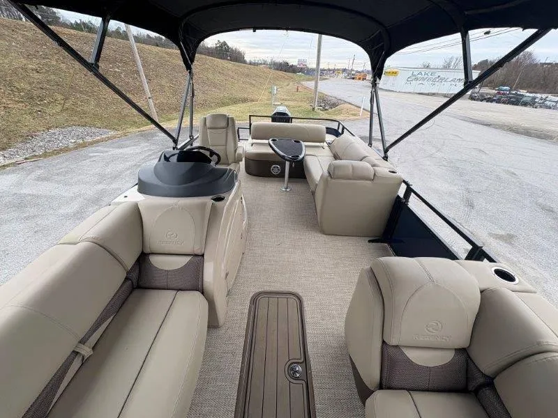 Slide: The Image of Regency 250 DL3 2020 - 59