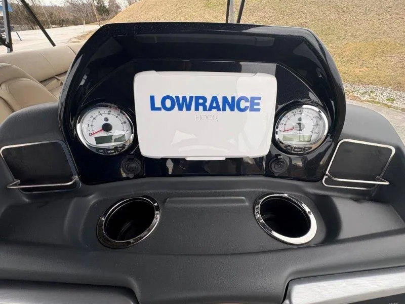 Slide: The Image of Regency 250 DL3 2020 - 77