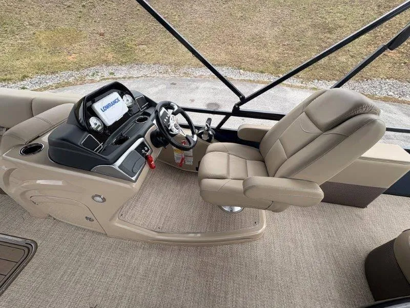 Slide: The Image of Regency 250 DL3 2020 - 83