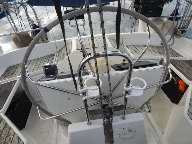 Slide: The Image of Dehler 41DS - Helm - 10