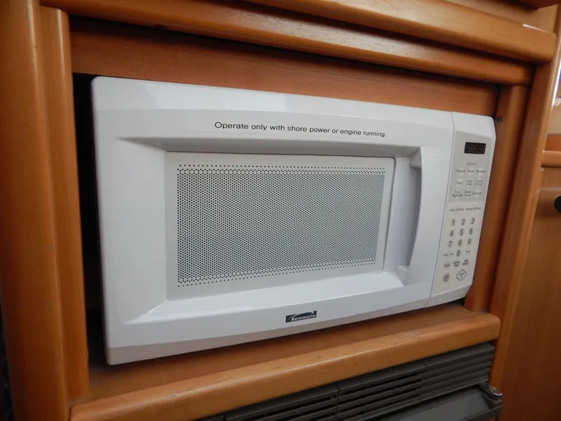 Slide: The Image of Dehler 41DS - Galley Microwave - 5