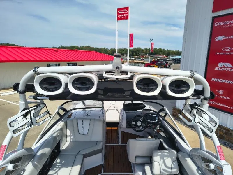Slide: The Image of Nautique G25 2013 - 15
