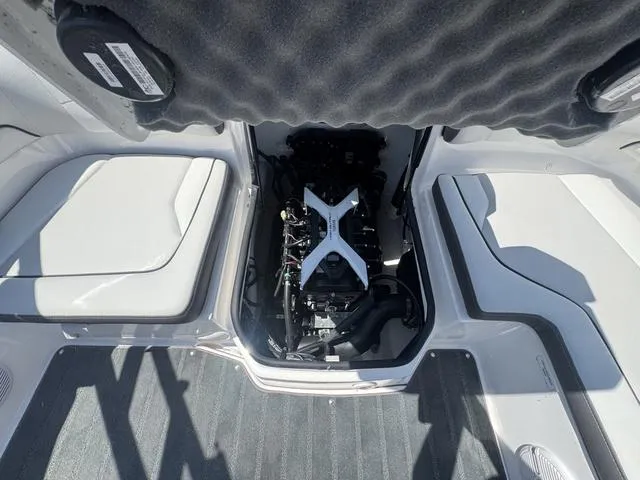 Slide: The Image of Yamaha AR 190 2025 - 10