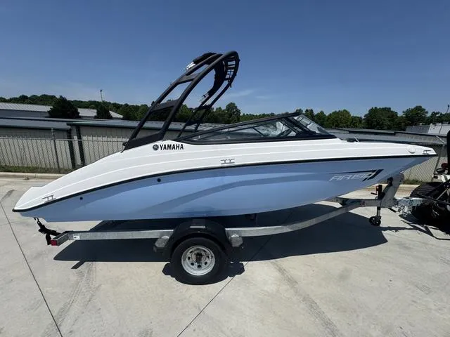 Slide: The Image of Yamaha AR 190 2025 - 3