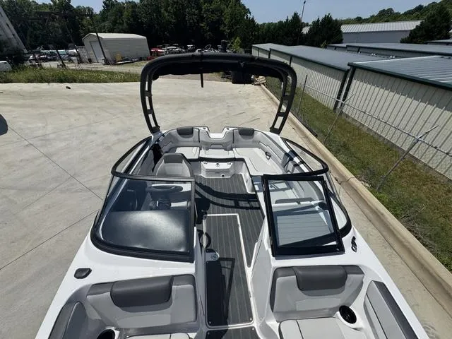 Slide: The Image of Yamaha AR 190 2025 - 8