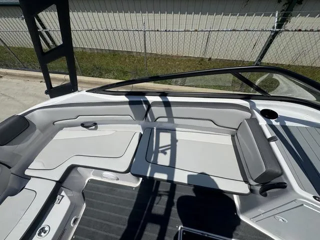 Slide: The Image of Yamaha AR 190 2025 - 9