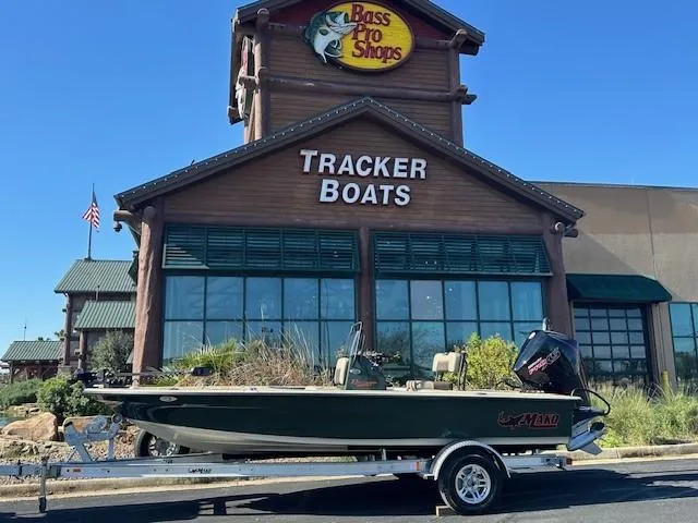 The Image of 2025 Mako 18 Pro Skiff Backwater Edition boat at Bass Pro Shops Tracker Boats. - 0