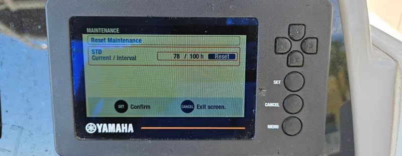 Slide: The Image of Yamaha maintenance display on Jeanneau Leader 7.5 CC, 2019 model, showing reset options. - 12
