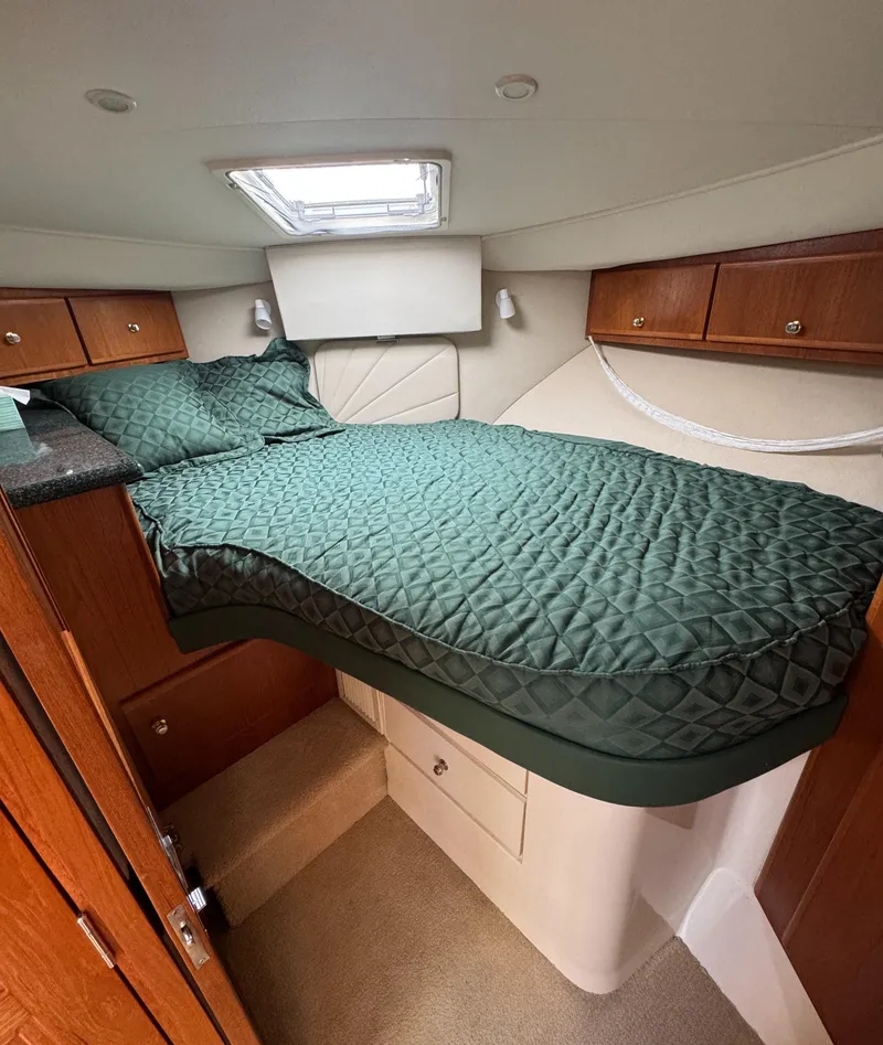 Slide: The Image of Carver 406 Aft Cabin Motor Yacht 2000 - 51