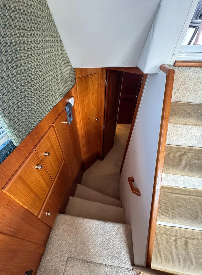 Slide: The Image of Carver 406 Aft Cabin Motor Yacht 2000 - 53