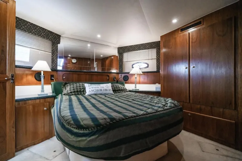Slide: The Image of Carver 406 Aft Cabin Motor Yacht 2000 - 57