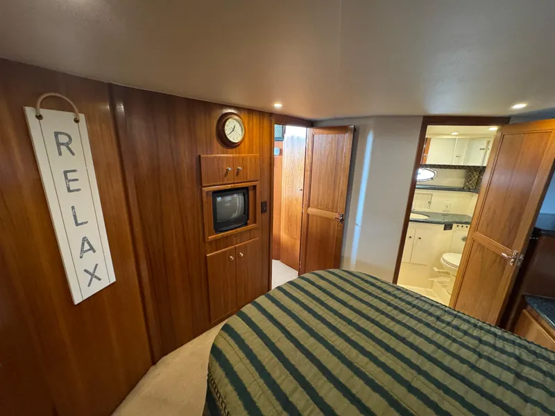 Slide: The Image of Carver 406 Aft Cabin Motor Yacht 2000 - 60