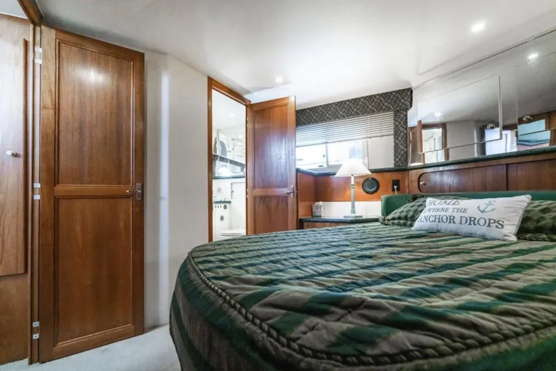 Slide: The Image of Carver 406 Aft Cabin Motor Yacht 2000 - 62