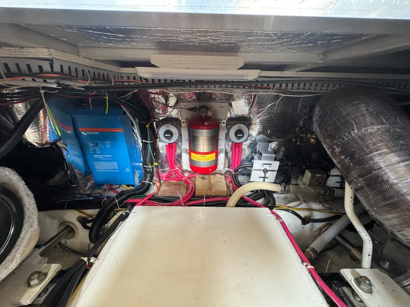 Slide: The Image of Carver 406 Aft Cabin Motor Yacht 2000 - 67