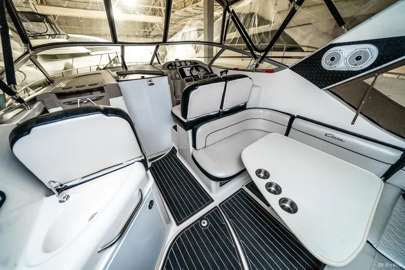 Slide: The Image of Interior of 2001 Bayliner 3055 Ciera boat with seating and table. - 33