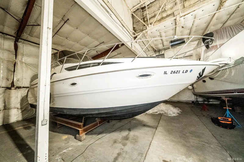 Slide: The Image of 2001 Bayliner 3055 Ciera boat stored indoors, side view. - 37