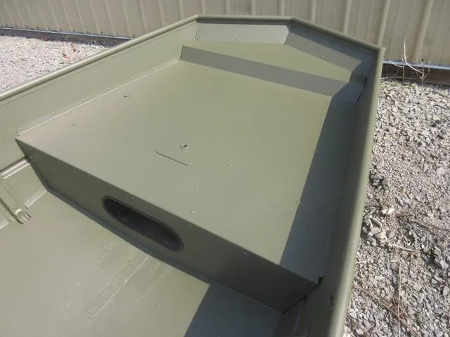 Slide: The Image of Lowe 1648M Aura 2023 - 3