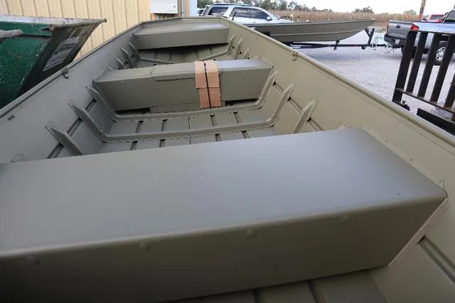 Slide: The Image of Lowe 1648 MT Jon 2023 - 5