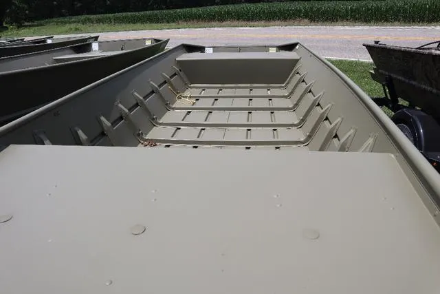 Slide: The Image of Lowe 1648 NCS 15" 2024 - 3