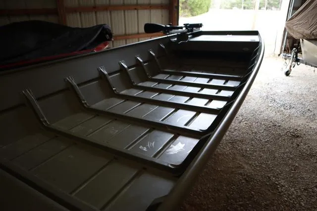 Slide: The Image of Lowe 1648 T NCS 2021 - 3