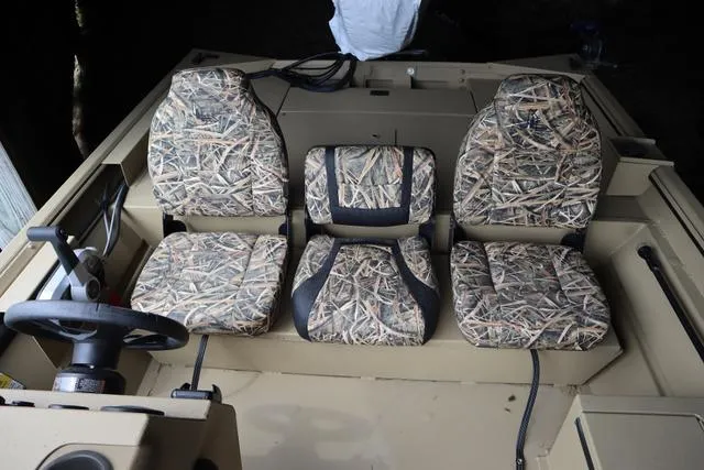 Slide: The Image of Lowe 1760 Roughneck Sc 2025 - 6