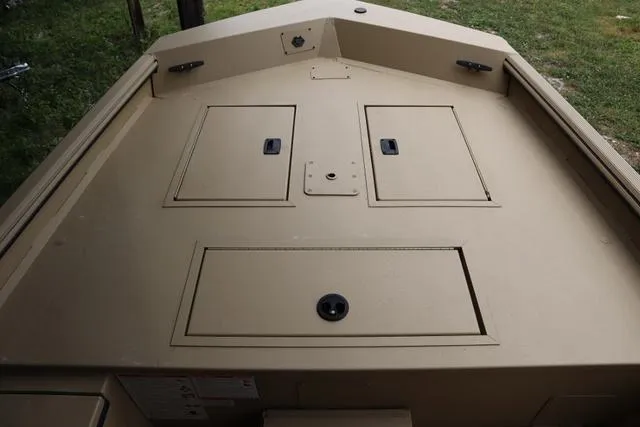 Slide: The Image of Lowe 1760 Roughneck Sc 2025 - 7