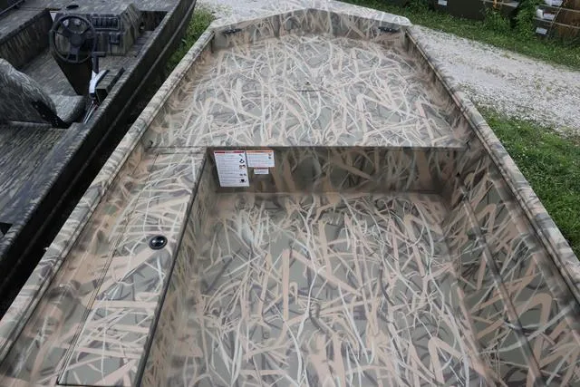 Slide: The Image of Lowe Roughneck 1660 Tiller 2025 - 5