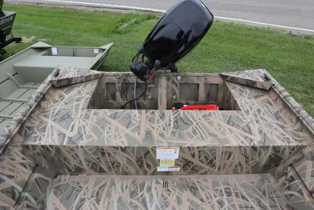 Slide: The Image of Lowe Roughneck 1660 Tiller 2025 - 8