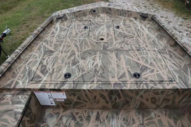 Slide: The Image of Lowe Roughneck 2070 Tiller 2025 - 4