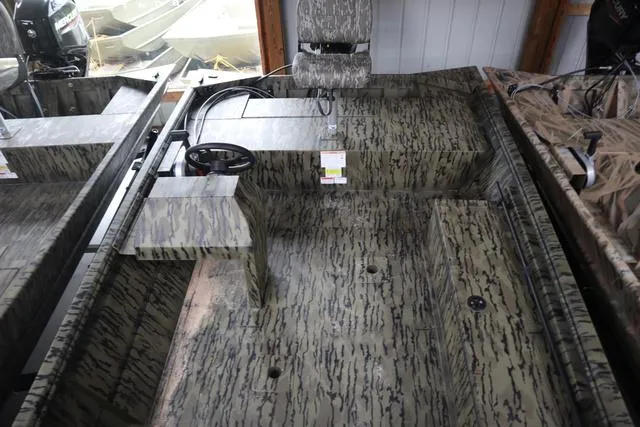 Slide: The Image of Lowe Roughneck 1660 Add on Console Jet 2025 - 11