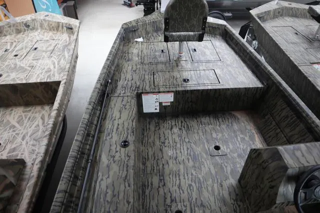 Slide: The Image of Lowe Roughneck 1660 Add on Console Jet 2025 - 6