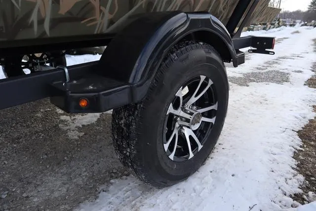 Slide: The Image of Lowe Roughneck 1860 Tiller 2025 - 4