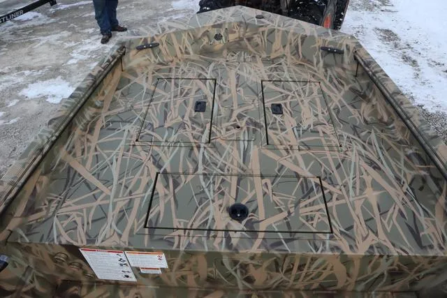 Slide: The Image of Lowe Roughneck 1860 Tiller 2025 - 6