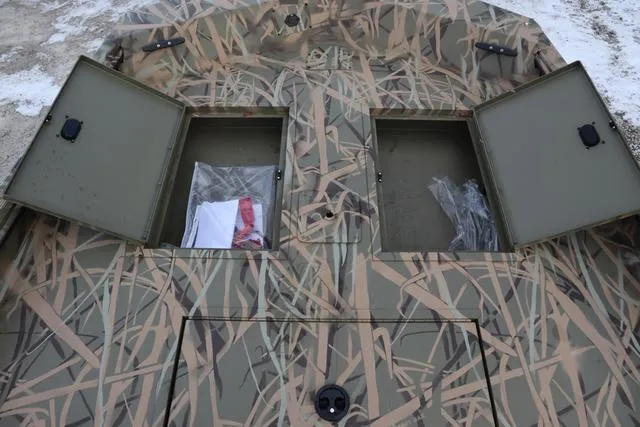 Slide: The Image of Lowe Roughneck 1860 Tiller 2025 - 8