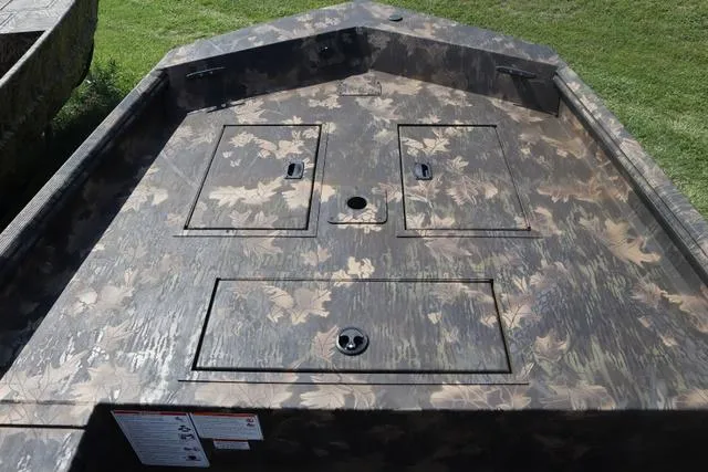 Slide: The Image of Lowe Roughneck 1860 Value Console 2025 - 9