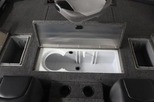 Slide: The Image of Crestliner XF 17 BASS 2025 - 9