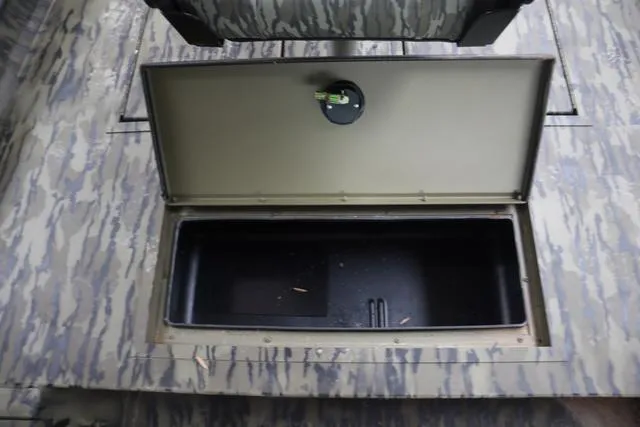 Slide: The Image of Lowe Roughneck 1660 Add on Console Jet 2025 - 9