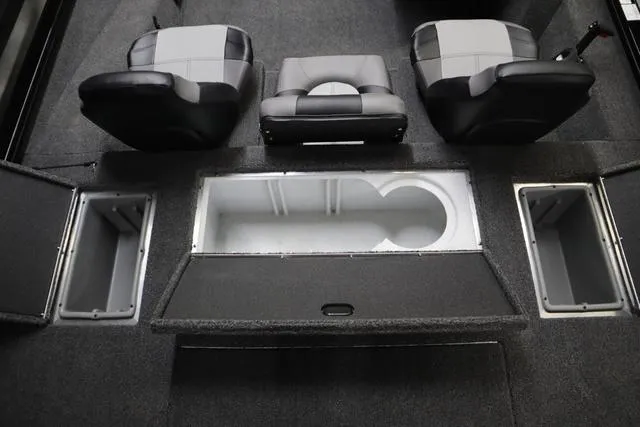 Slide: The Image of Crestliner XFC 18 Crappie 2025 - 11