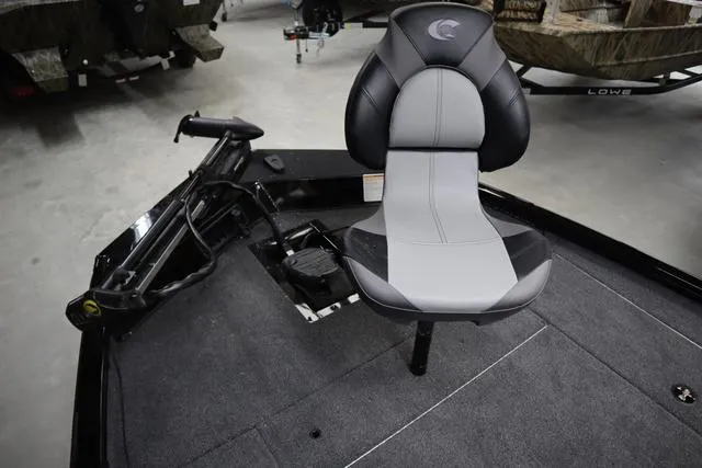 Slide: The Image of Crestliner XFC 18 Crappie 2025 - 19