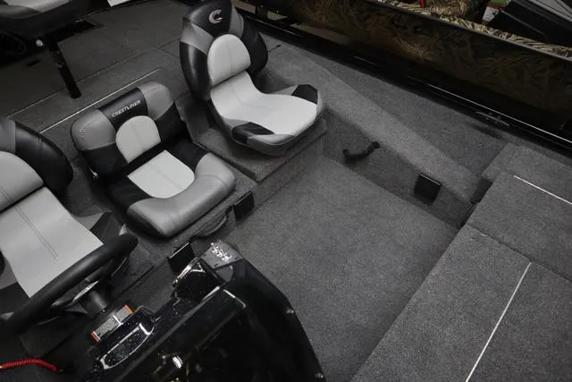 Slide: The Image of Crestliner XFC 18 Crappie 2025 - 21