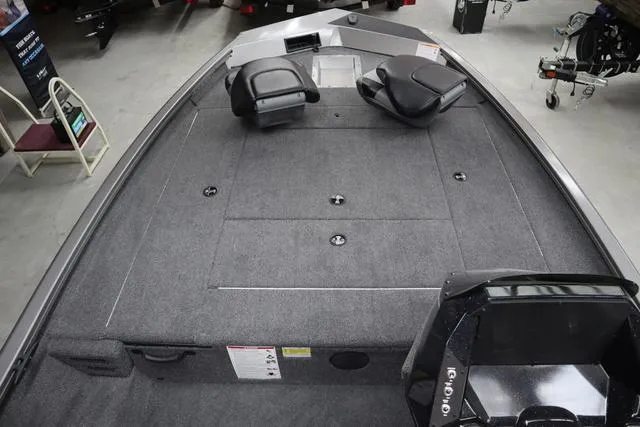 Slide: The Image of Crestliner XFC 18 Crappie 2025 - 22