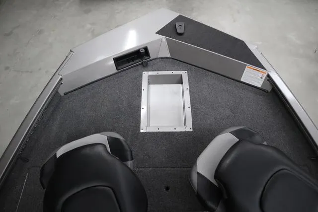 Slide: The Image of Crestliner XFC 18 Crappie 2025 - 24