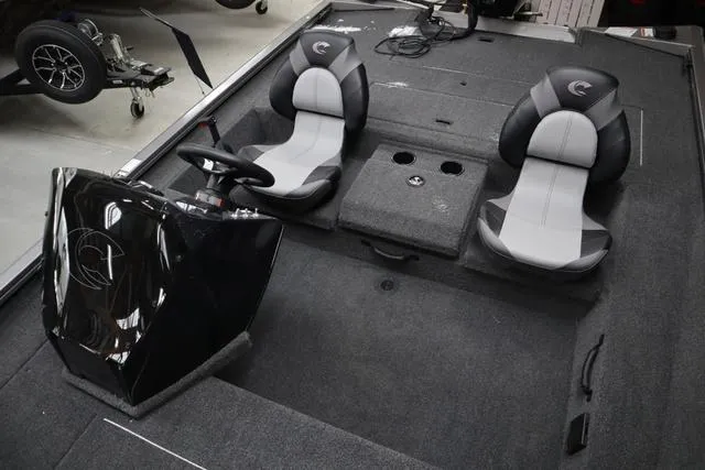 Slide: The Image of Crestliner XFC 18 Crappie 2025 - 26